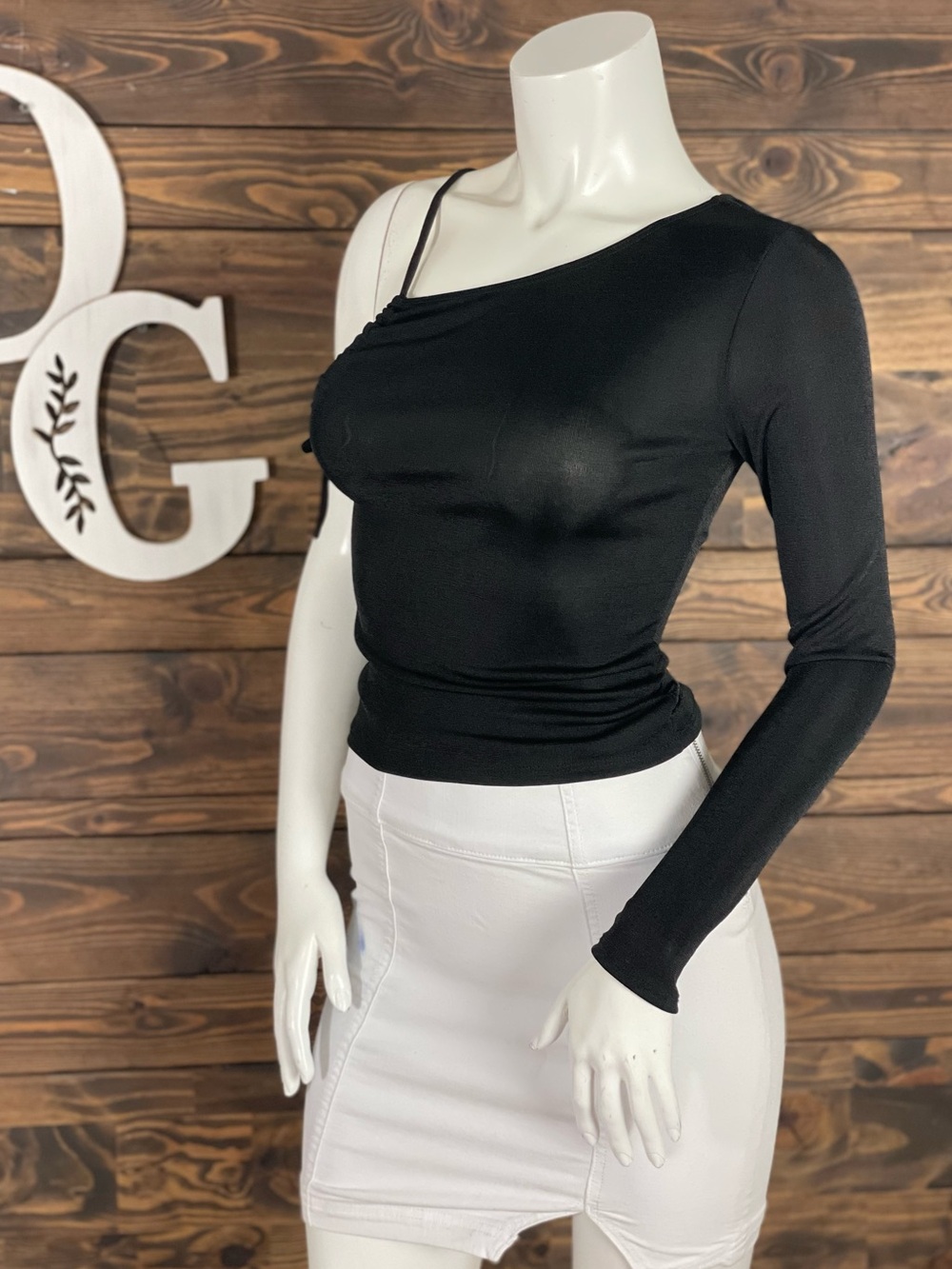 21 Saints | Asymmetrical Black One-Shoulder Long Sleeve‎ Top Tie Strap